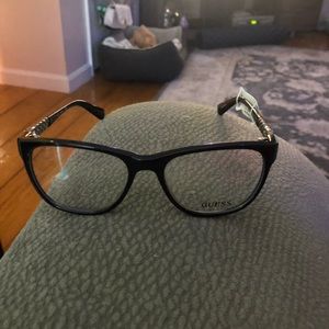 Guess eye glasses